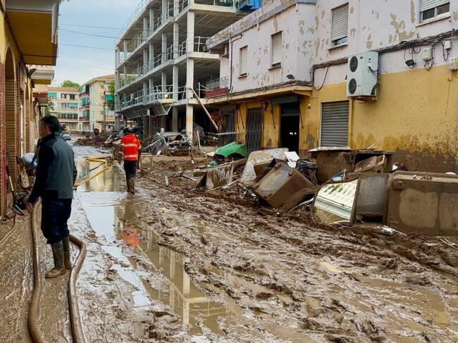 "Esto es lo más grande que he visto en años como bombero, es como si pasara la guerra aquí"