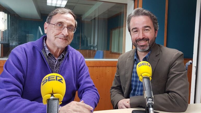 Jesús Manuel Zaballa y Juan Luis Vidal en la tertulia de La Ventana de Cantabria 