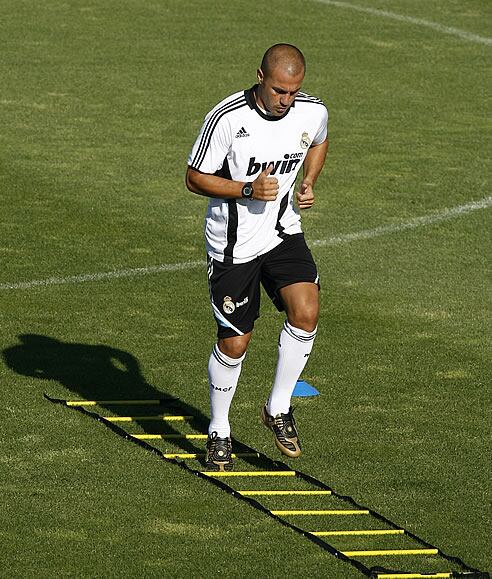 Cannavaro vuelve a los entrenamientos tras tres meses