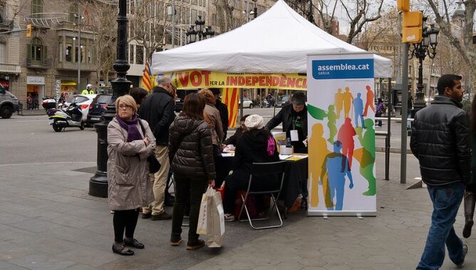 La Asamblea Nacional Catalana ha intensificado este fin de semana la recogida de firmas