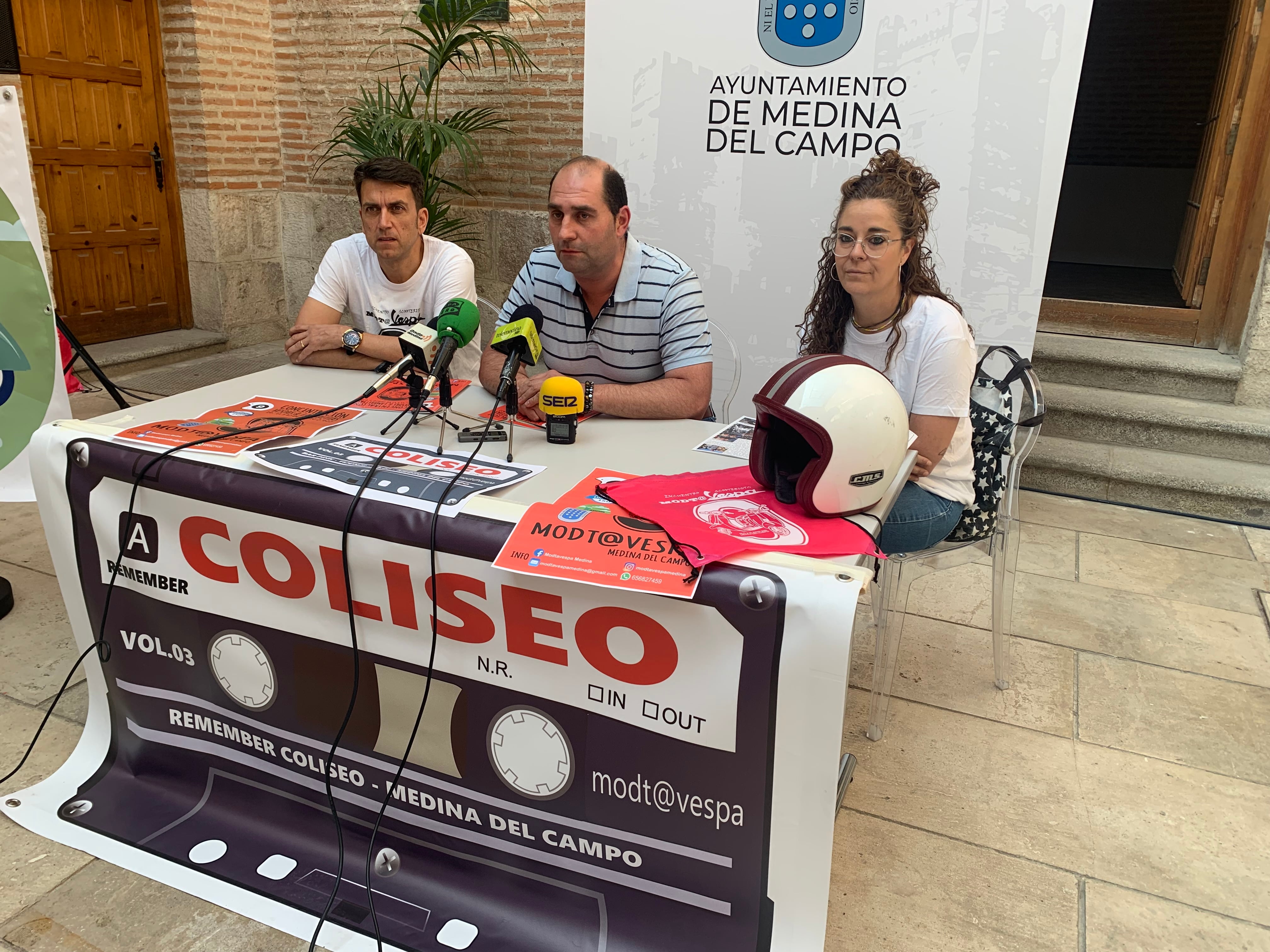 Presentación de la concentración de Vespas de la Feria de San Antonio