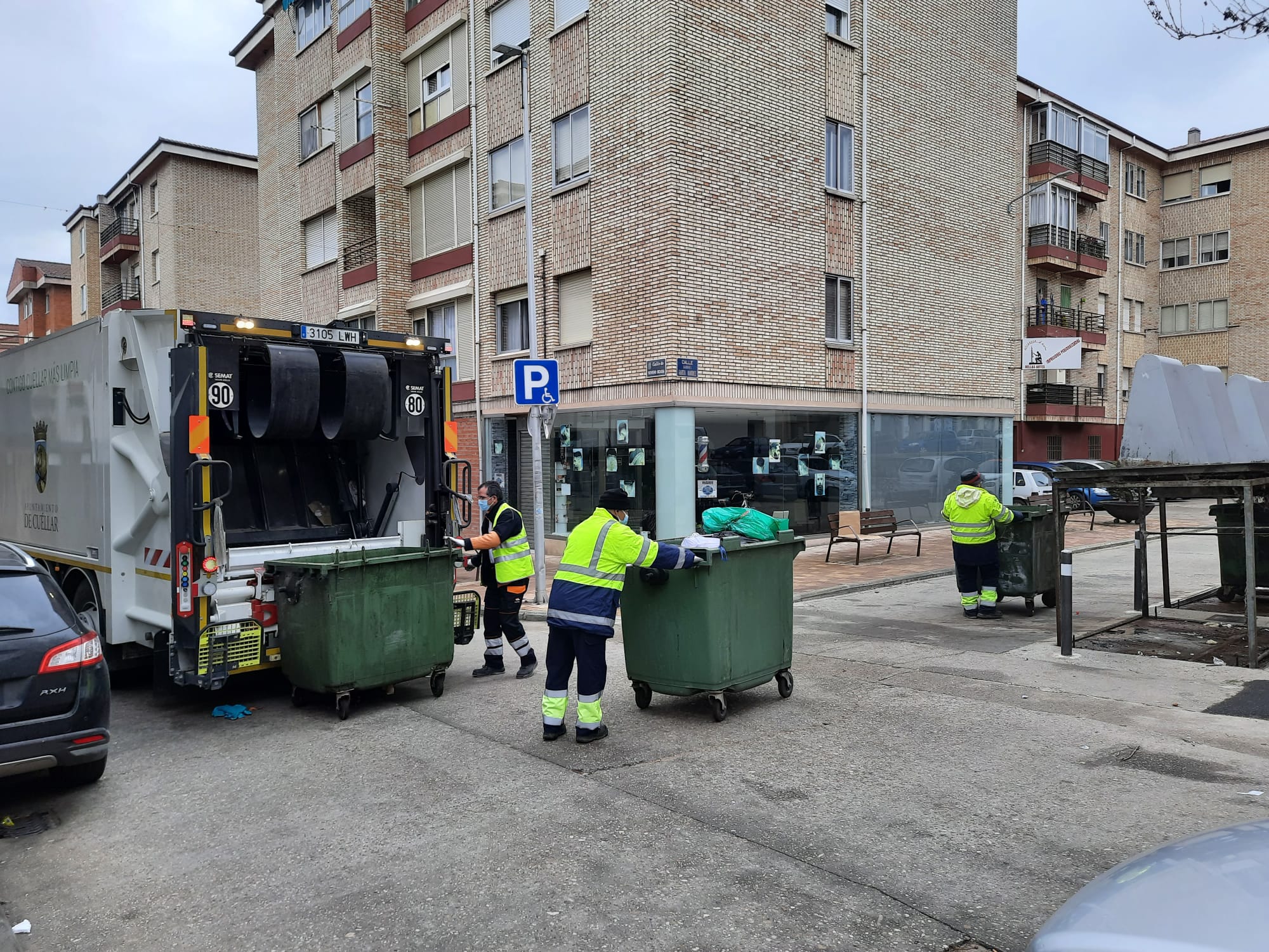 Recogida de basura en Cuéllar con el nuevo camión