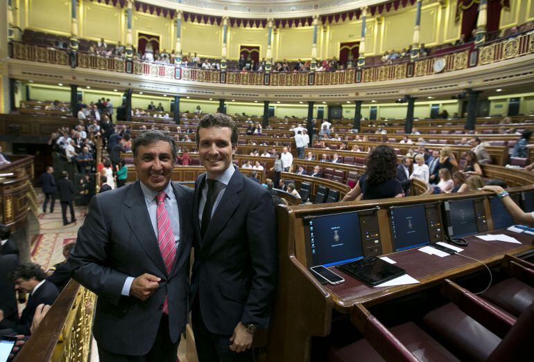 José Ramón García y Pablo Casado en el Congreso de los Diputados