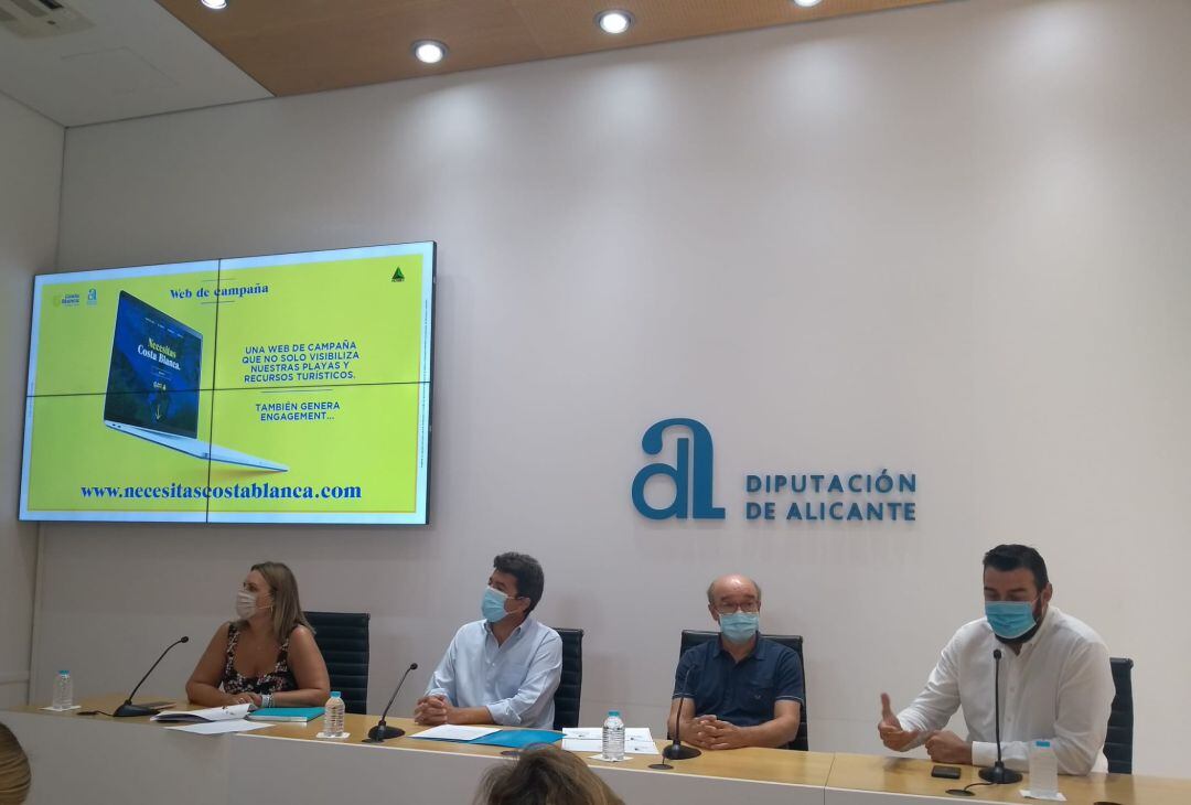 Nuria Montes, Carlos Mazón, Toni Mayor y José Mancebo, en la presentación de la nueva campaña del Patronato de Turismo Costa Blanca.