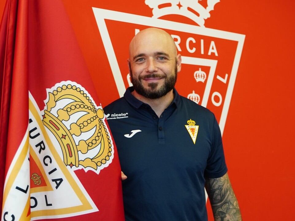 Víctor Salas, nuevo médico del Real Murcia.