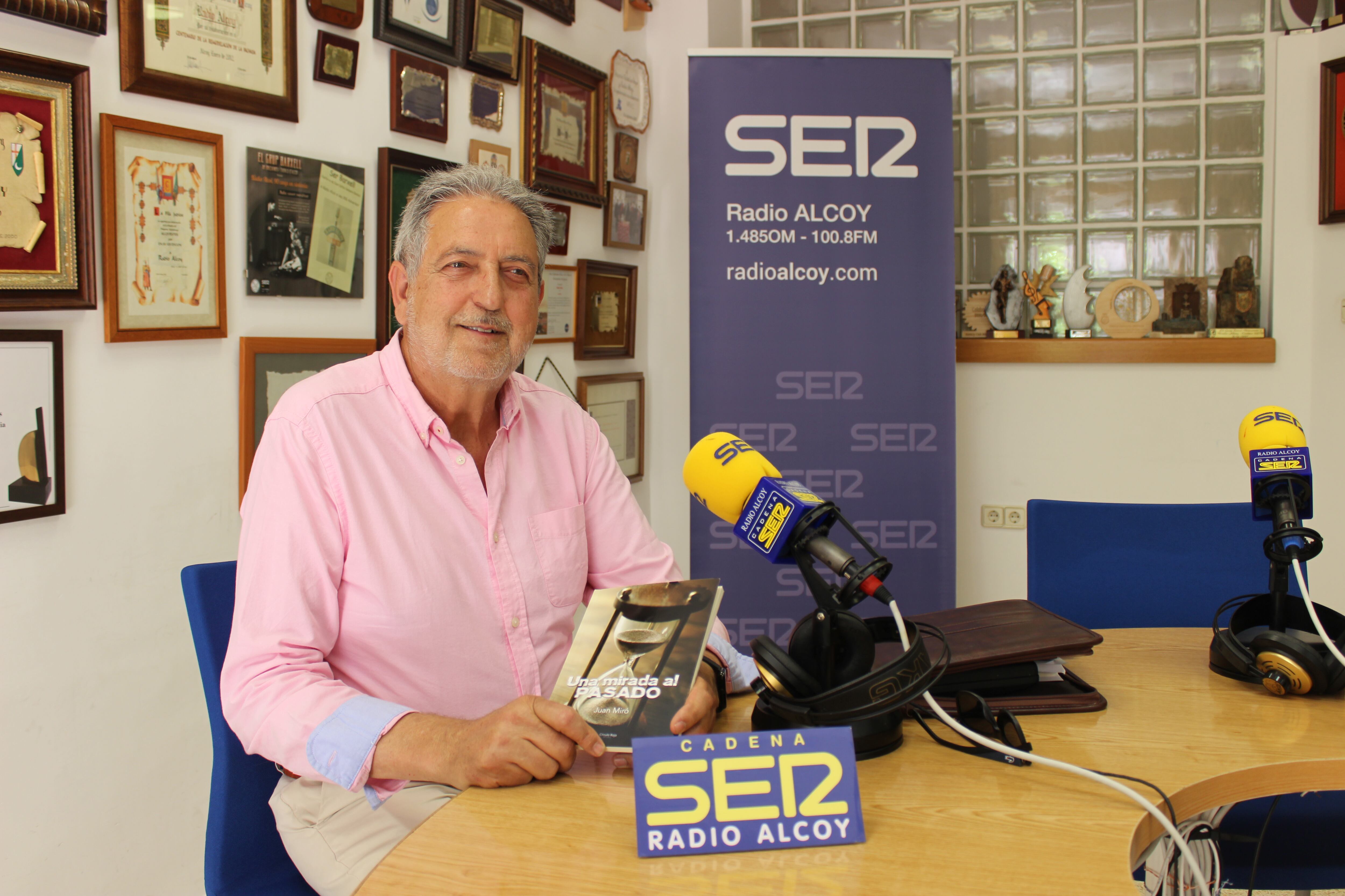 Juan Miró presenta su libro en Radio Alcoy