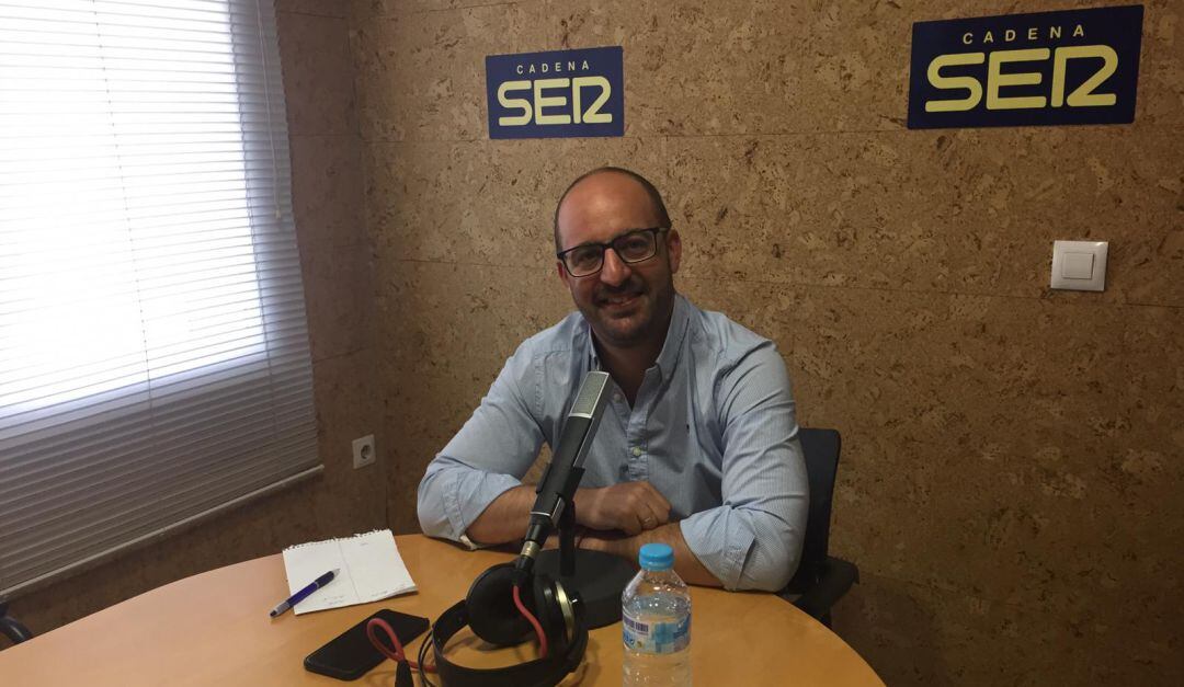 Germán Beardo, hoy, en los estudios de Radio Cádiz en El Puerto