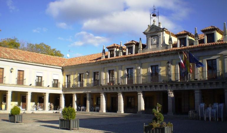 Plaza y Ayuntamiento de Brunete.