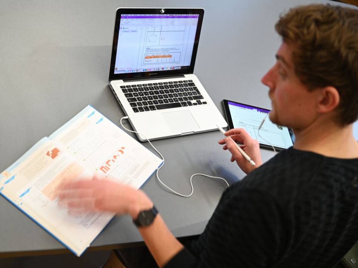 Creix la demanda per fer batxillerat o FP a distància