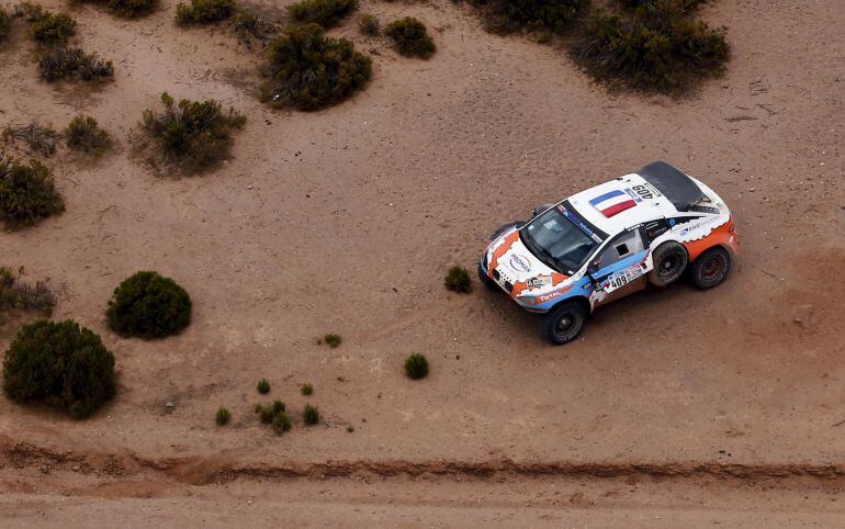 Lionel Baud rueda en la 7ª etapa del Dakar