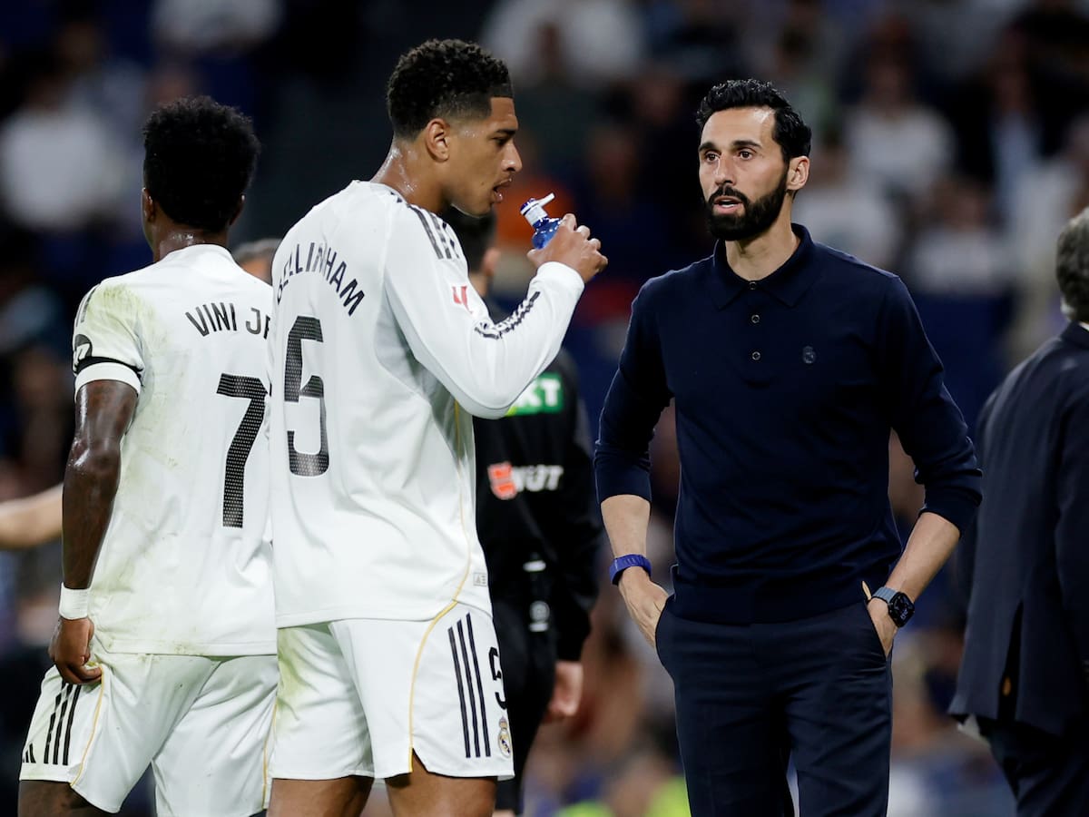 El detalle de Arbeloa que cuestiona su relación con Carvajal: "Se ha deshecho en pedir la renovación de Vinícius, pero..."