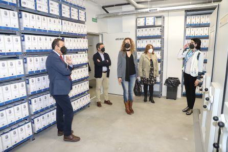 Visita al nuevo archivo municipal Manuel Alfonso Rincón, ubicado en el sótano de Los Silos