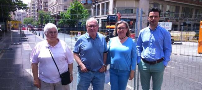 Vecinos y comerciantes debaten sobre las obras del parking de la Plaza de Brujas