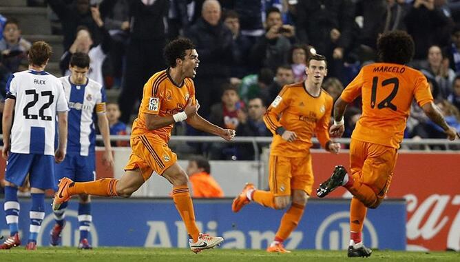 El defensa del Real Madrid ha sido el encargado de abrir el marcador en el partido ante el Espanyol en Cornellá.