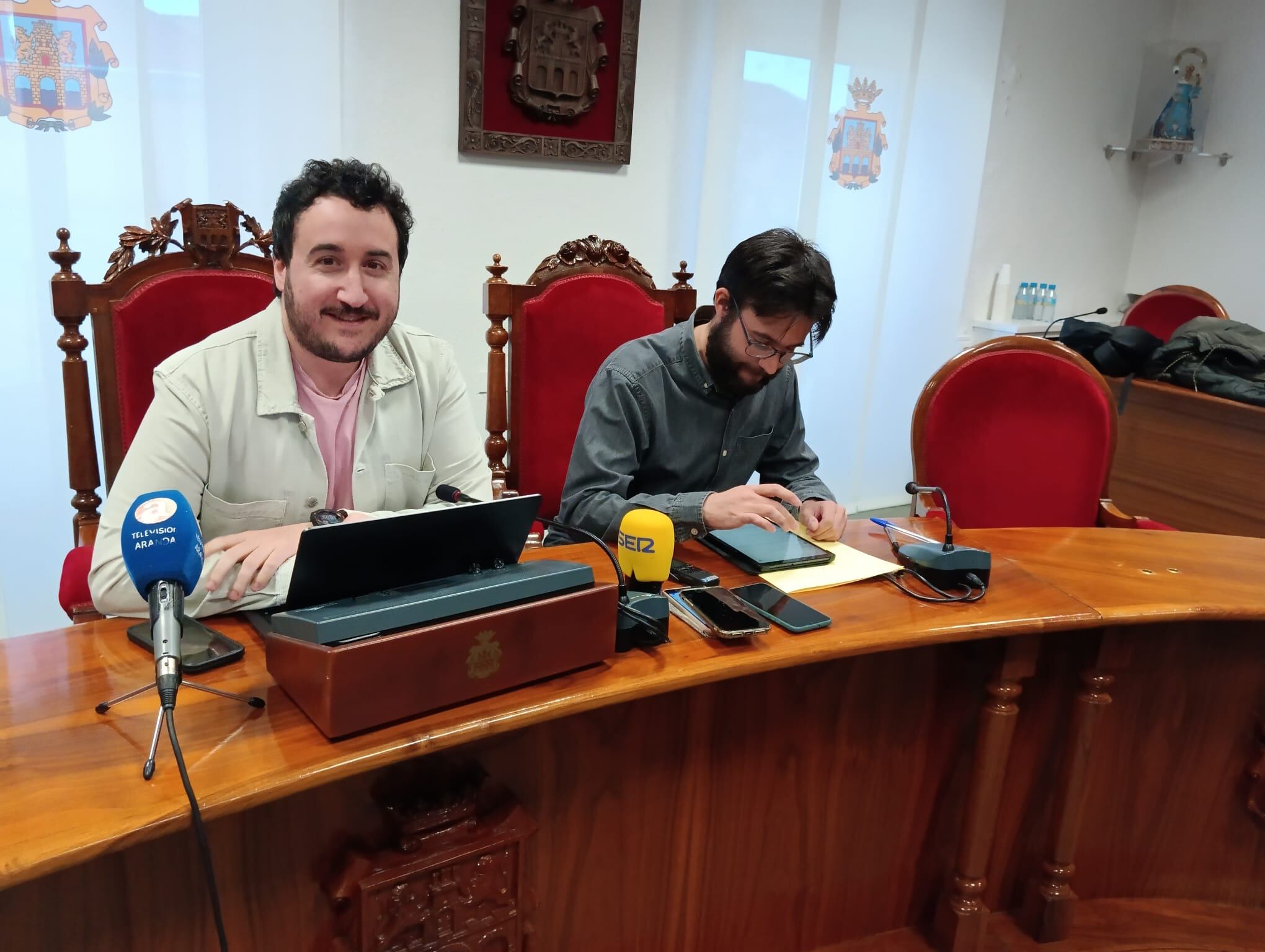 Guillermo López Leal, portavoz del equipo de gobierno (en primer término), y Carlos Medina Martín, concejal de Medio Ambiente