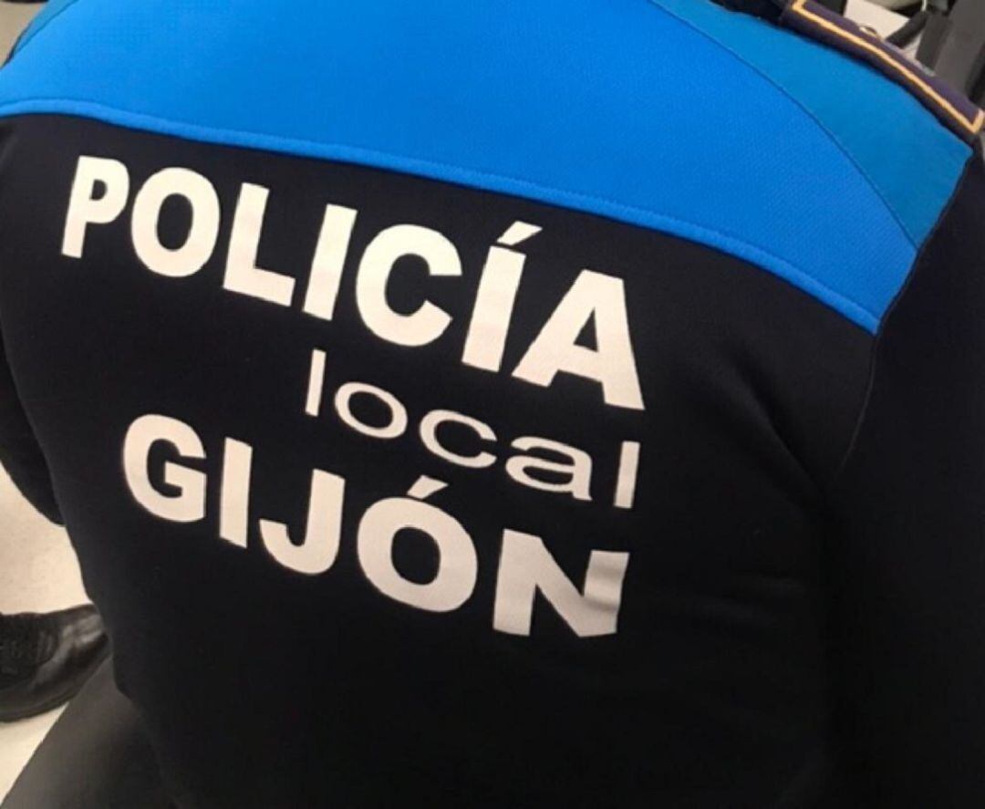 Un agente de policía de Gijón. 