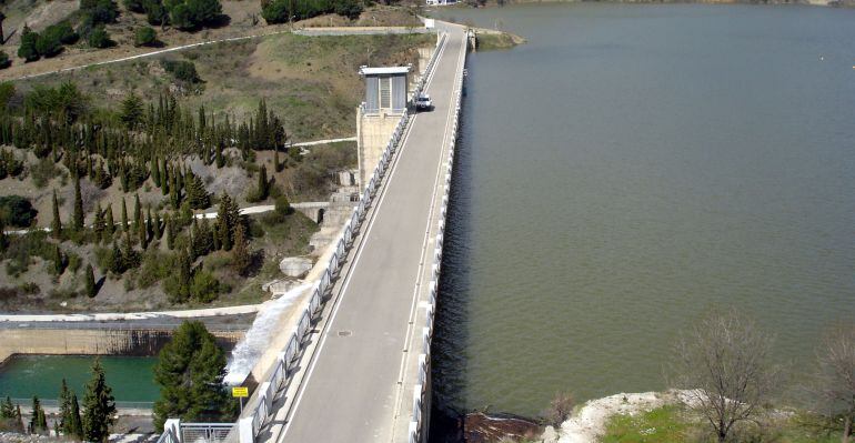 Una imatge de l'embassament de Siurana, al Priorat.