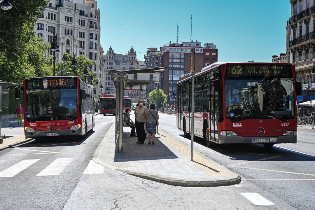 Intercambiador de la EMT de València en la calle Xàtiva de la ciudad, donde para la línea C-1, que conecta con el intercambiador de la porta de la Mar. 