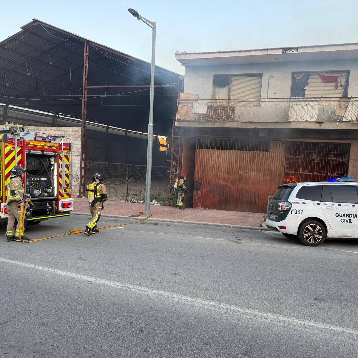 Controlado un incendio en una fábrica abandonada de Archena sin causar heridos