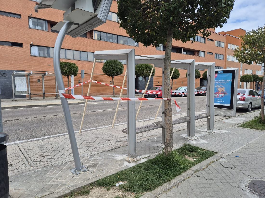 Instalan nuevas marquesinas en varias líneas del transporte urbano de Segovia