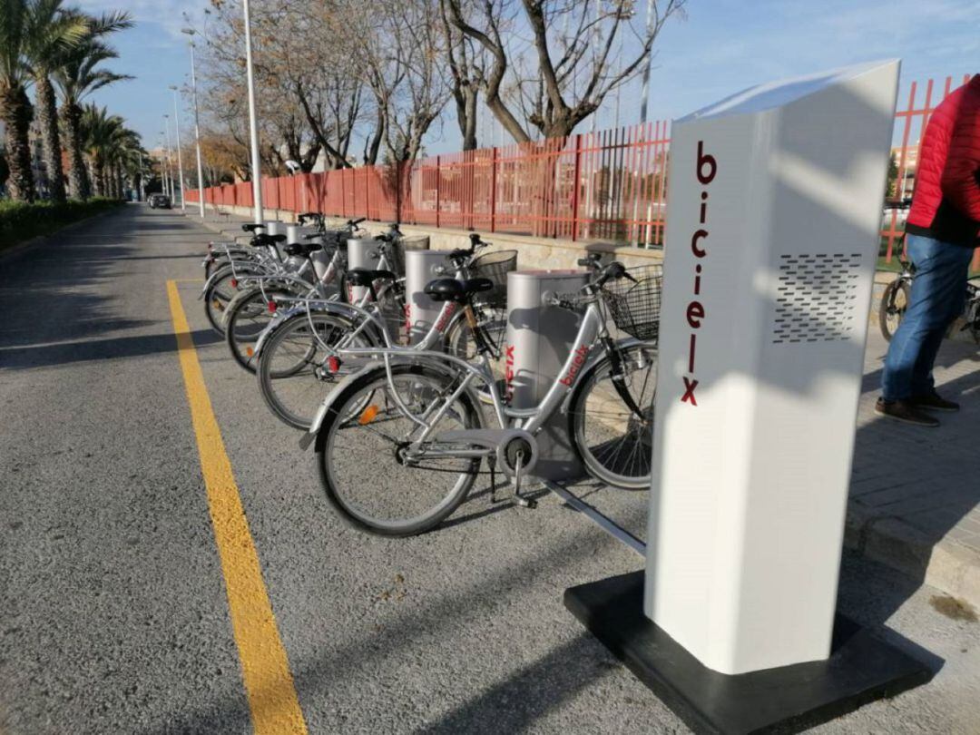 Estacion de Bicielx en la Avenida de Alicante