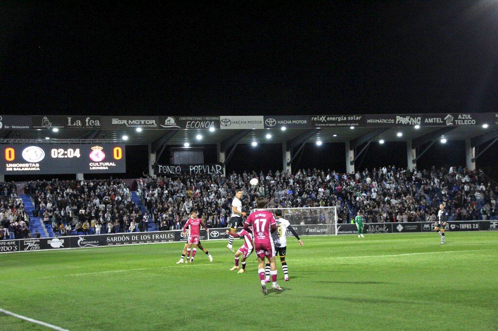 La Cultural Leonesa asaltó el estadio Reina Sofía de Salamanca/UnionistasCF