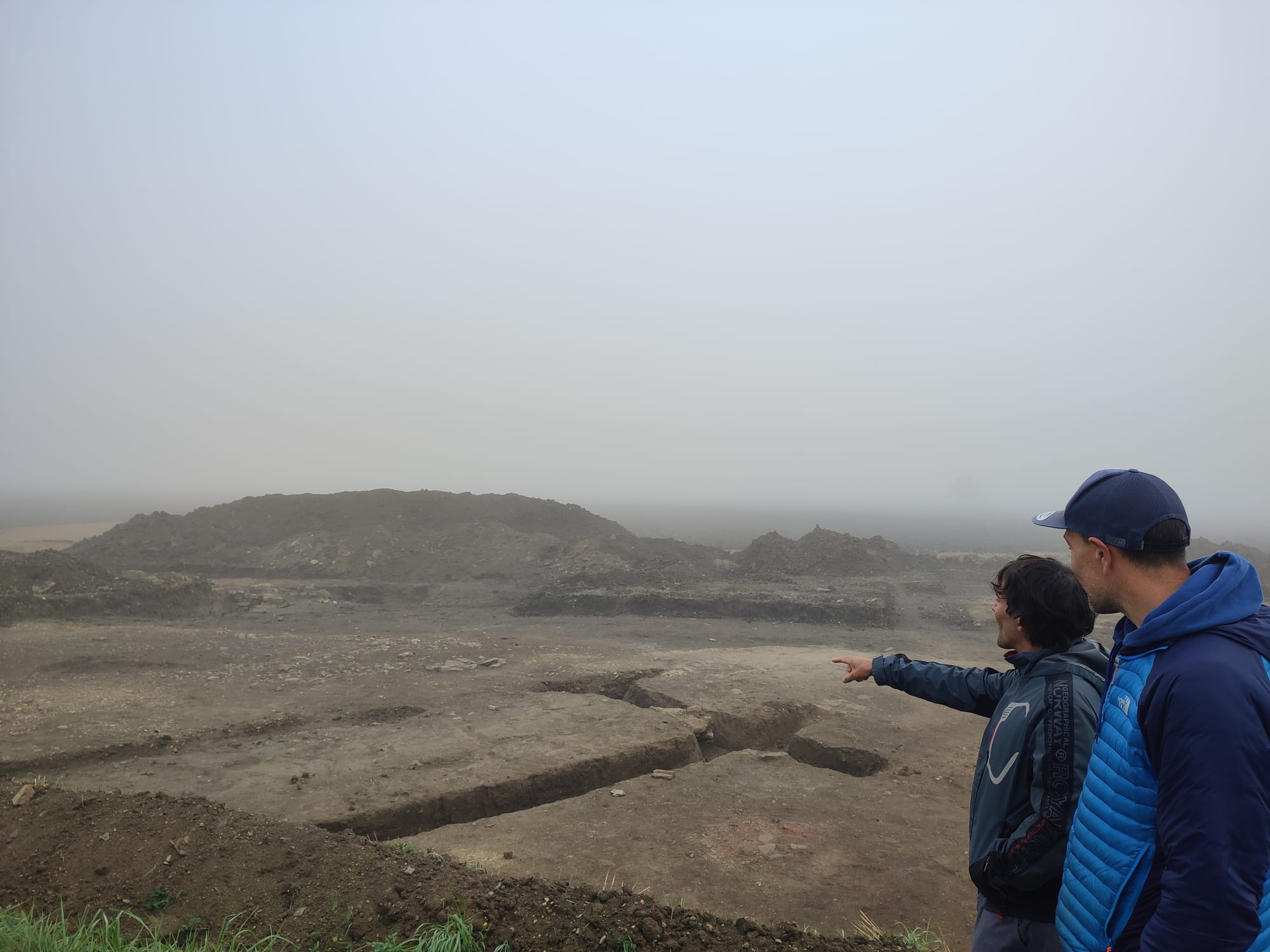 Loza y Niso en la excavación