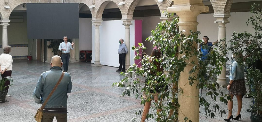 Reunión del alcalde de Cazorla con el sector hostelero de la localidad.