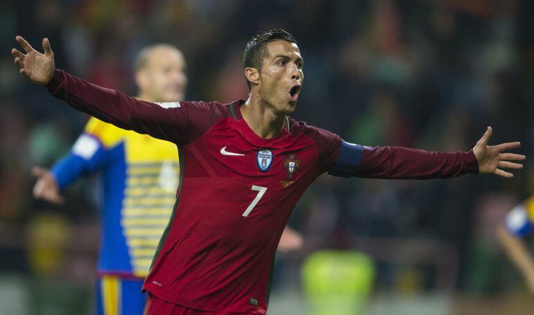 Cristiano festeja uno de sus tantos frente a Andorra