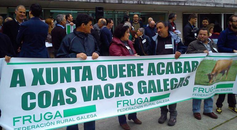 Una protesta de Fruga ante la Xunta