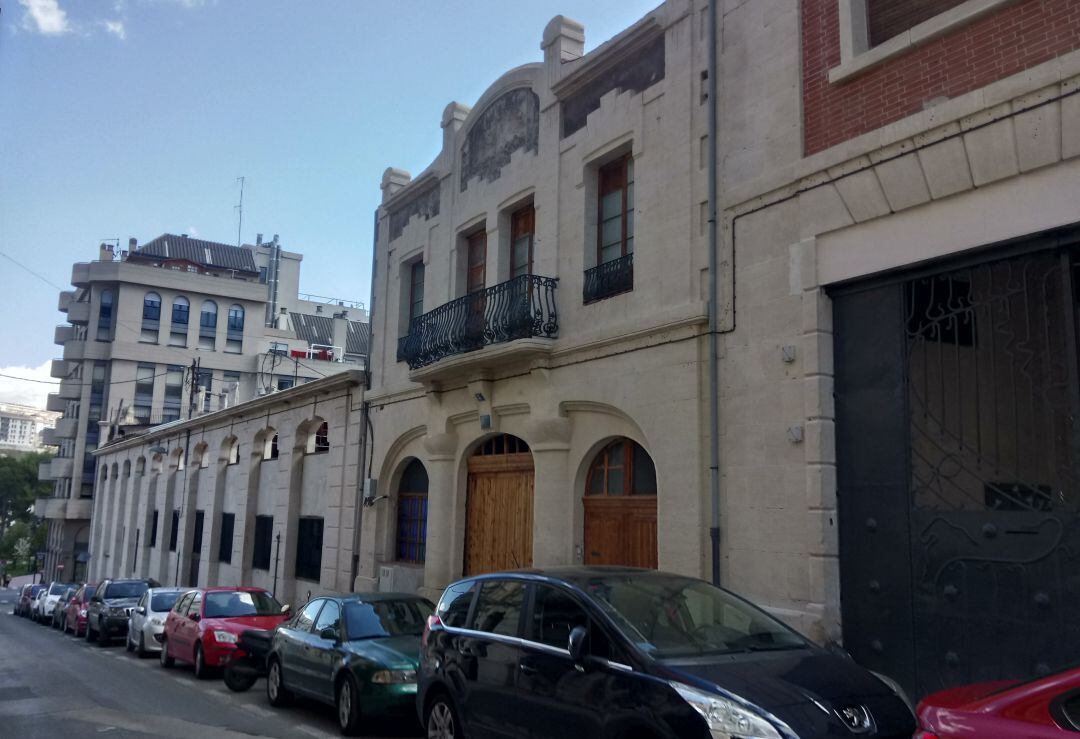 Edificio de Rodes Hermanos que componen la manzana
