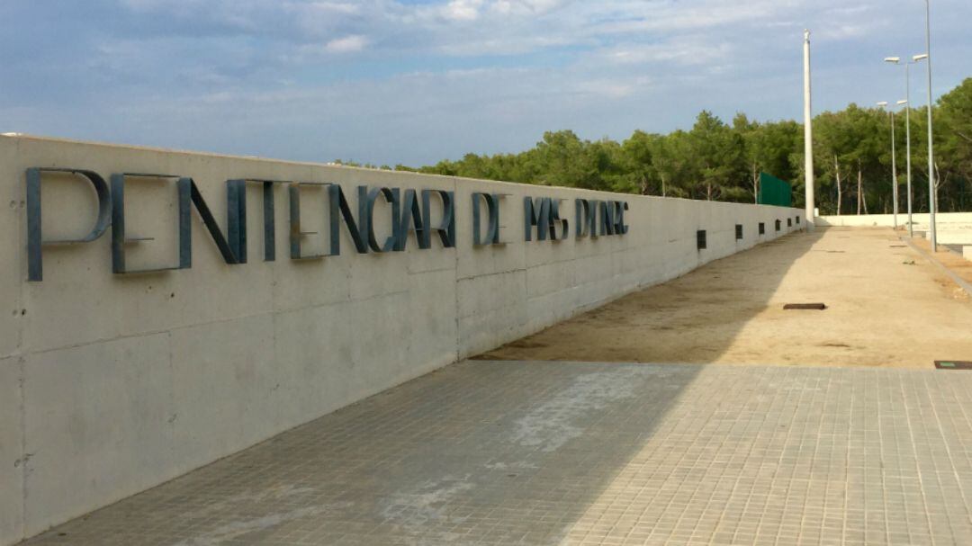 Entrada al centro penitenciario de Mas D&#039;Enric