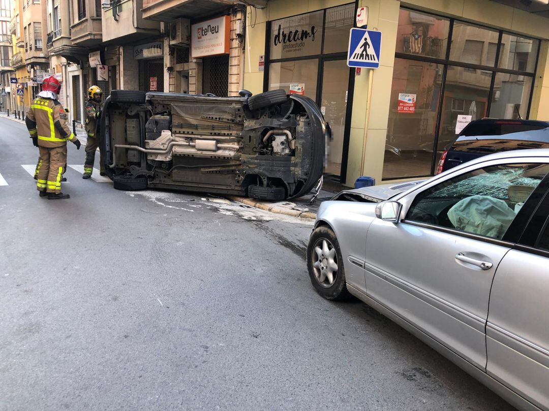 Imatge dels dos vehicles accidentats a Tortosa 