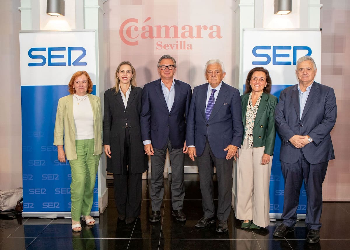 En las vísperas del inicio de la campaña electoral, el candidato de Vox a la presidencia de la Junta de Andalucía, participa en el Encuentro SER celebrado en el salón de actos de la Cámara de Comercio de Sevilla