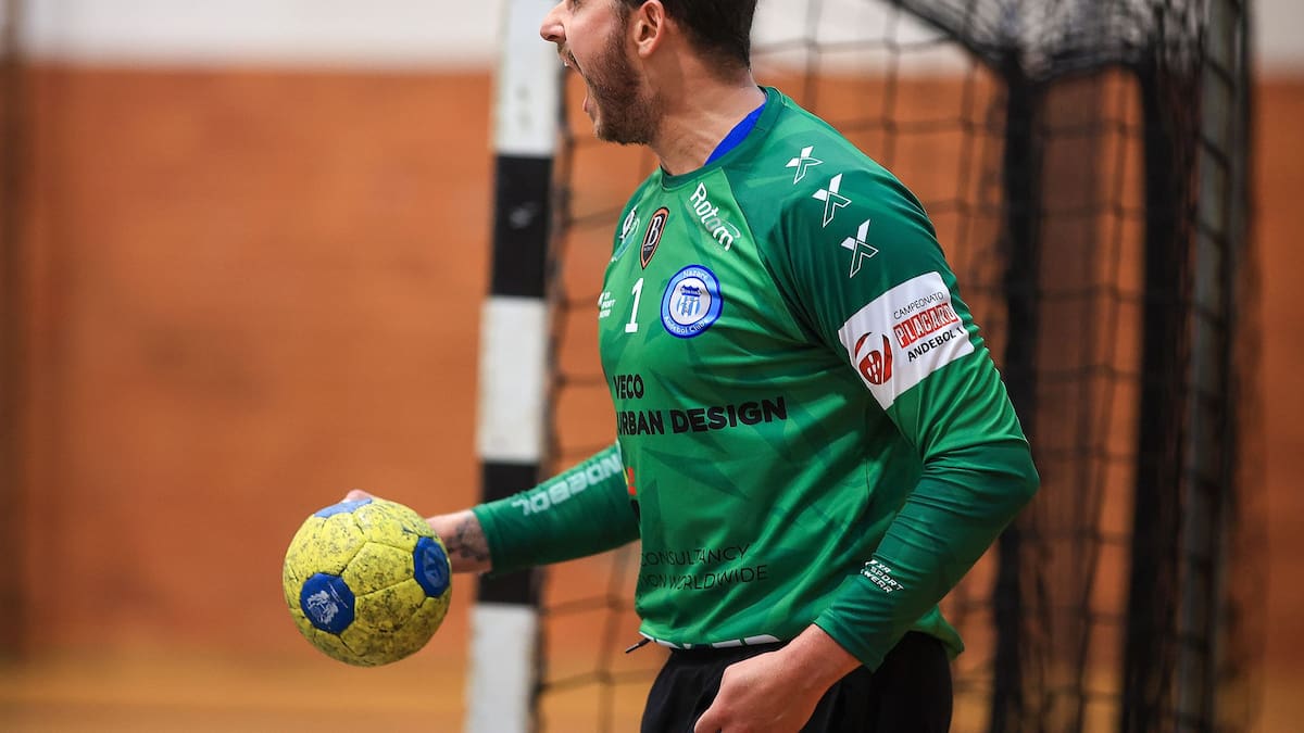 Lucas Santana se convierte en el primer refuerzo del Balonmano Zamora
