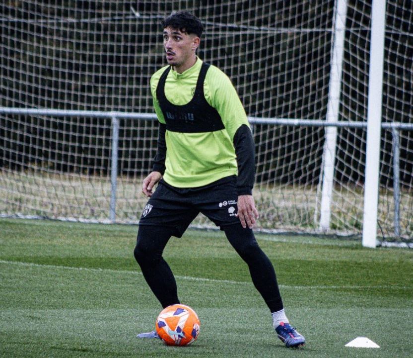 Ignasi VIlarrasa durante un entrenamiento de la SD Huesca