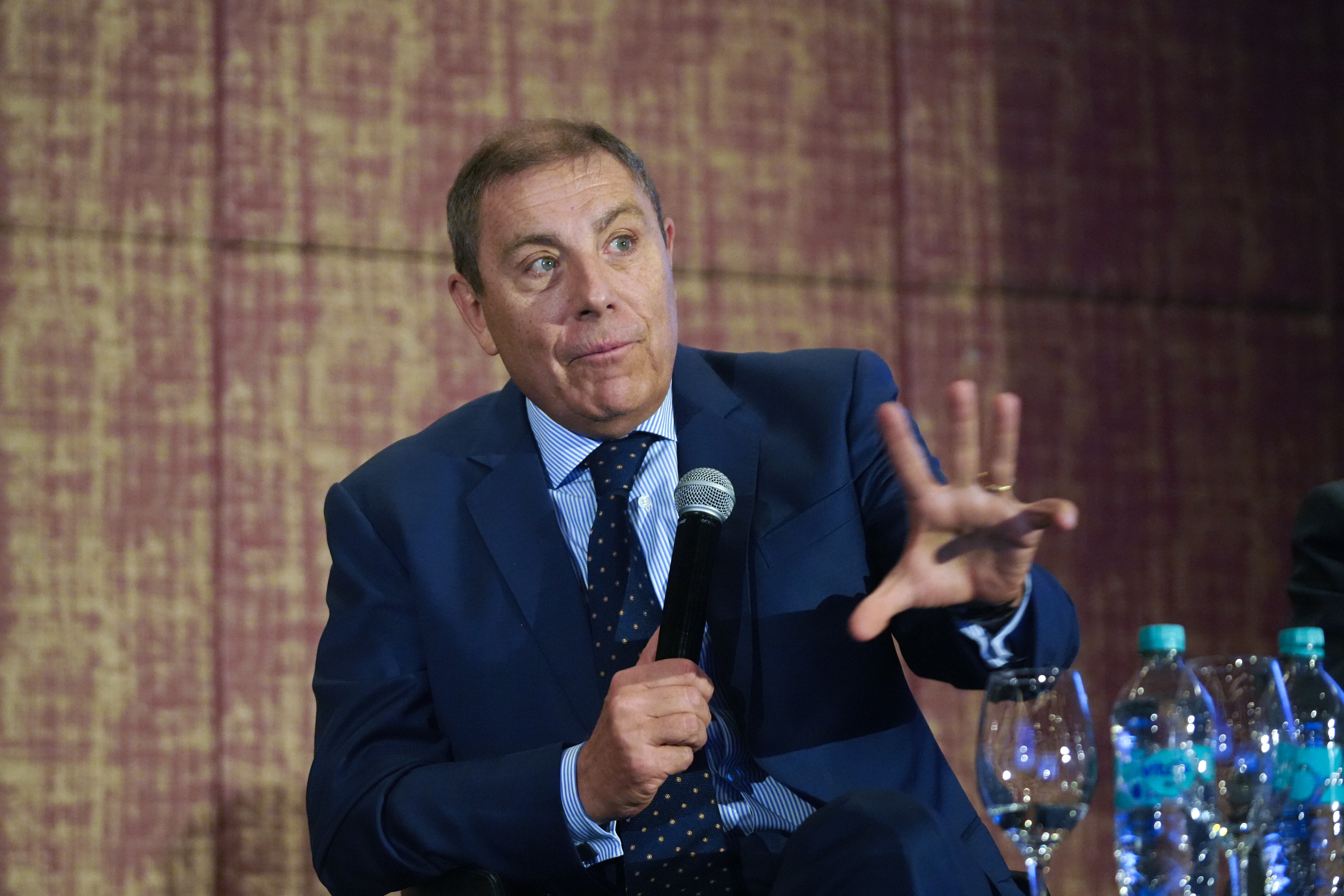 El ministro de Economía y Finanzas de Uruguay, Gabriel Oddone, habla durante un foro en Montevideo (Uruguay).