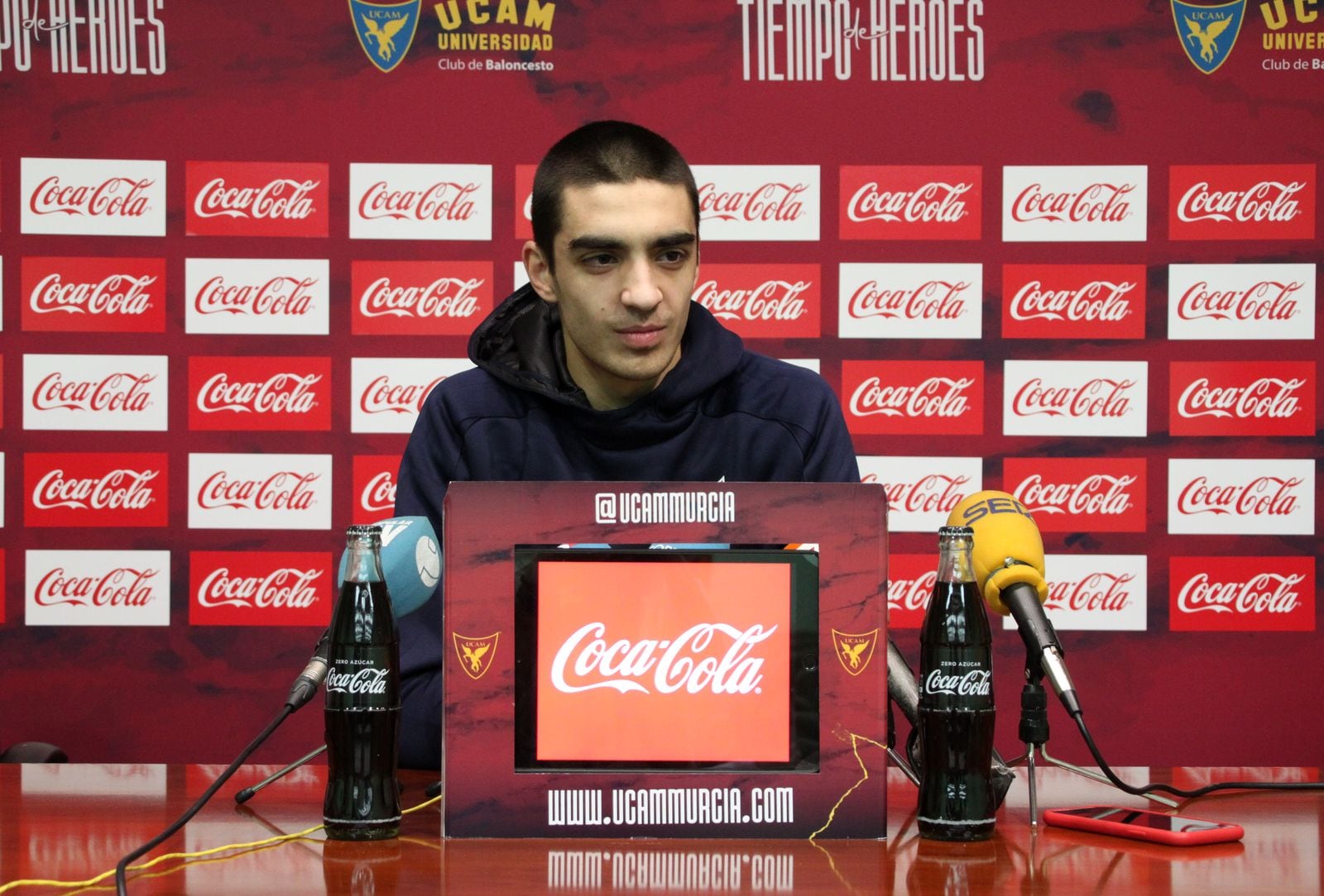 Rati Andronikashvili en la sala de prensa del Palacio