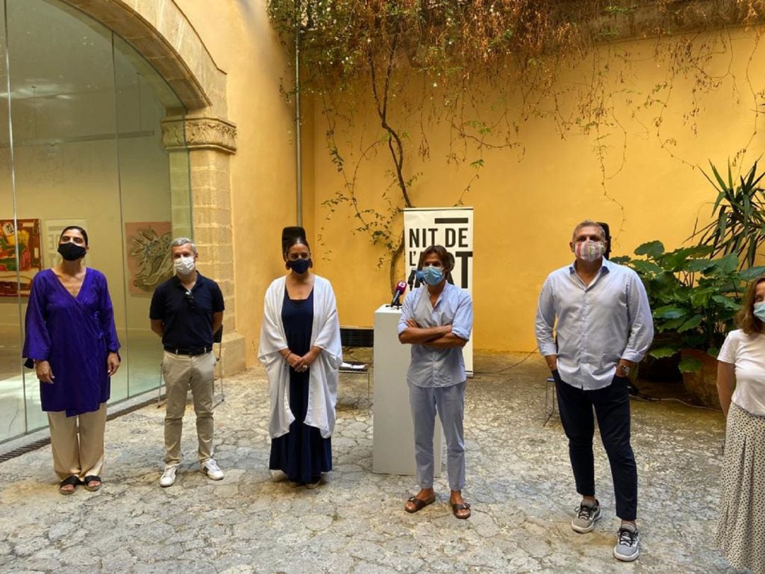 Presentación de la 24 edición de la Nit de l&#039;Art en el patio de la  Galería Pelaires