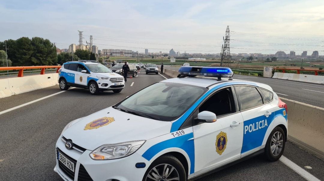 Control de la Policía autonómica por el cierre perimetral de la Comunitat Valenciana.