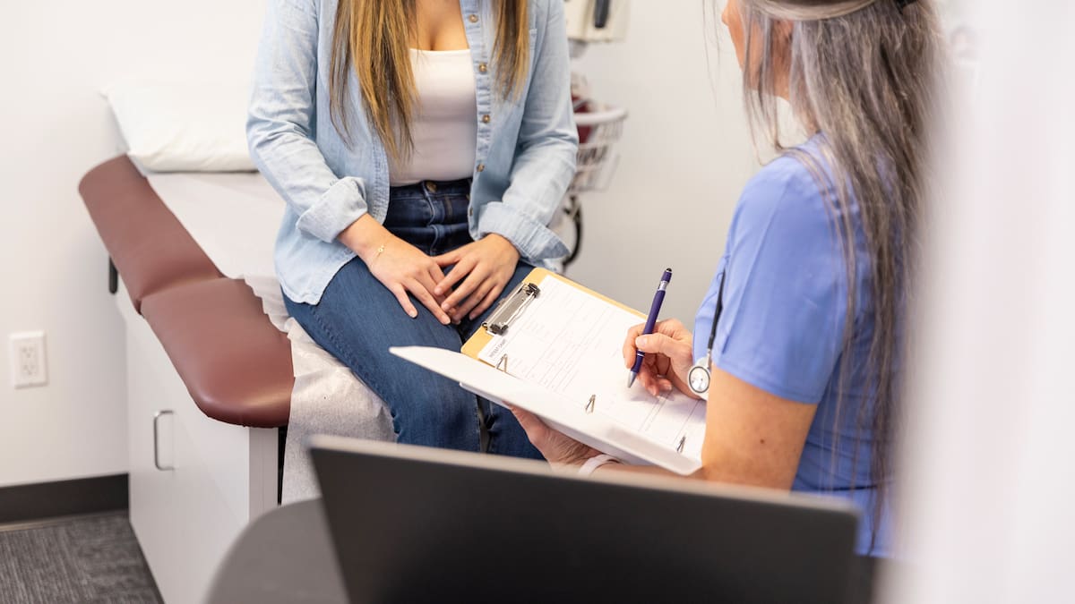 Una ginecóloga desvela la tendencia cada vez más habitual en su consulta por culpa del porno: "Me han llegado a venir niñas de 13 años"