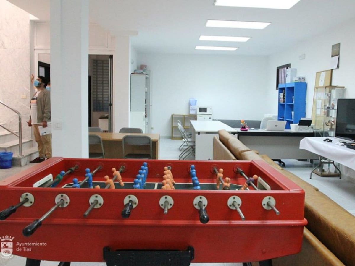 El centro sociocultural de Puerto del Carmen luce su mejor cara gracias al PFAE "Construyendo futuro"