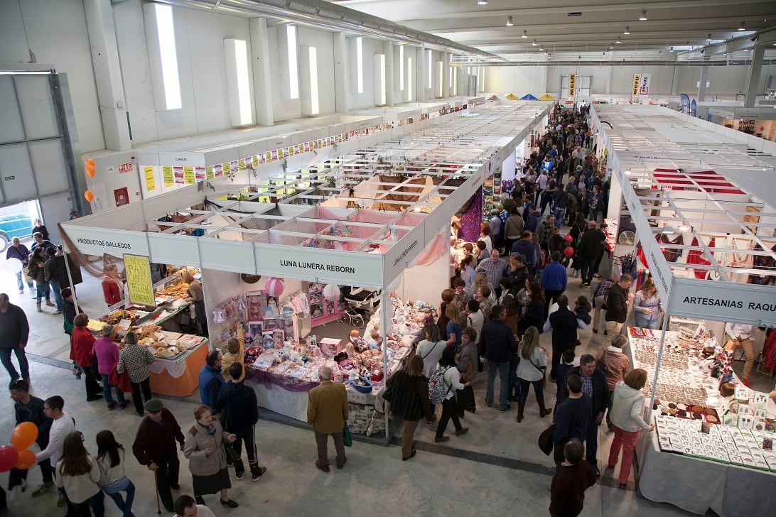 Interior del Recinto Ferial / Feria de Ejea