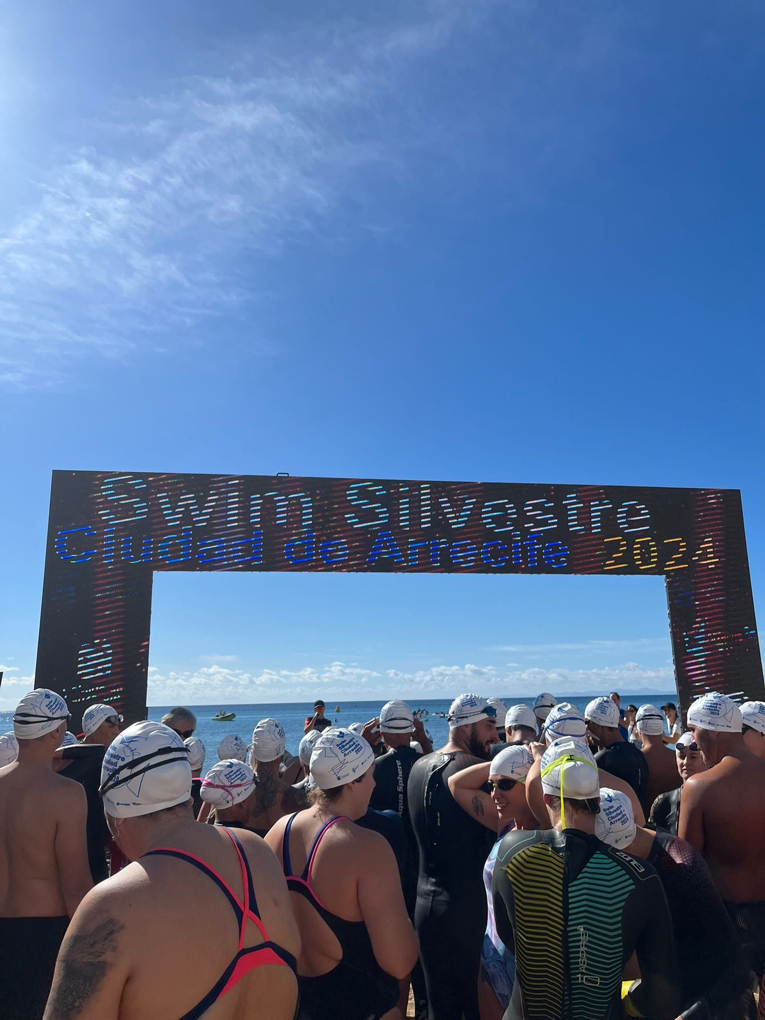 Salida de la I Swim Silvestre de Arrecife.