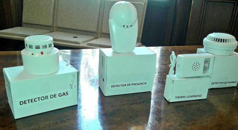 Algunos de los dispositivos que se instalarán en los domicilios de las personas mayores que viven solas en Valladolid