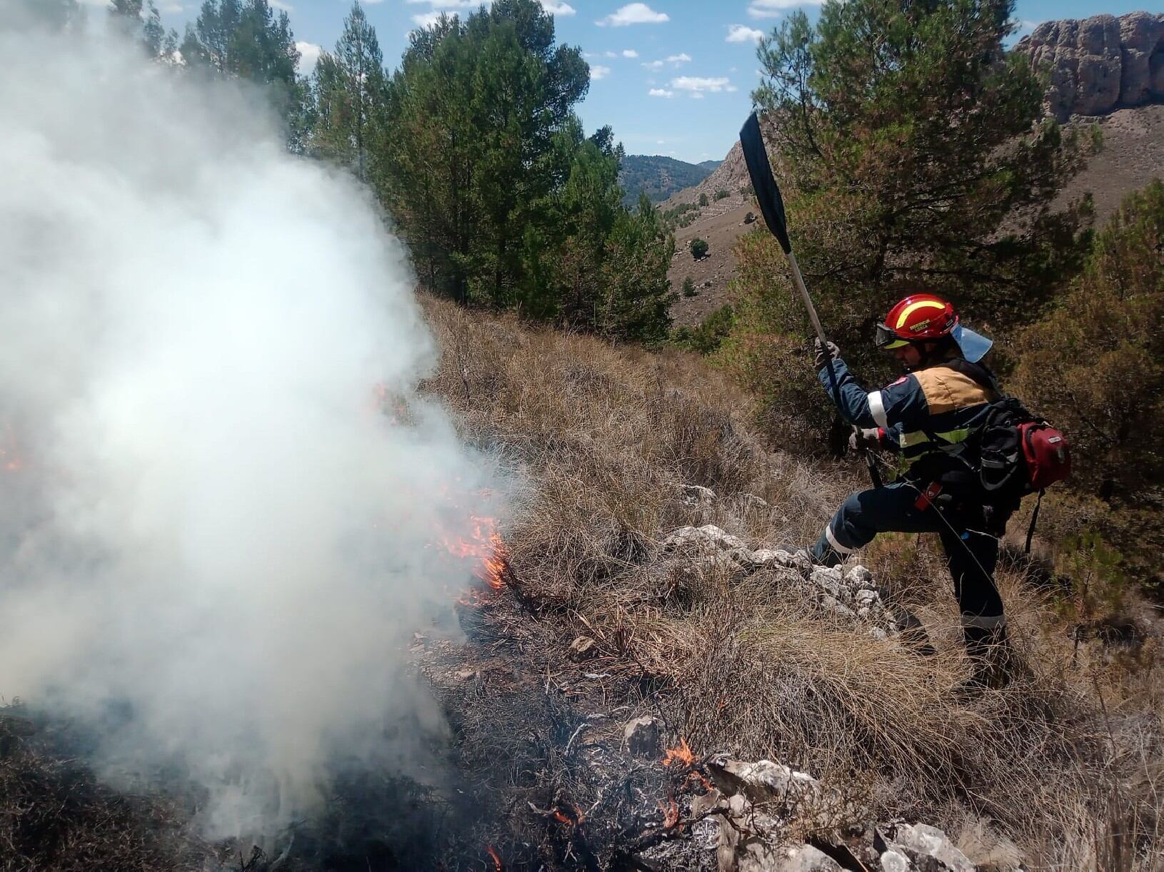 Controlado el incendio forestal declarado en Peña María en la diputación lorquina de Zarcilla de Ramos