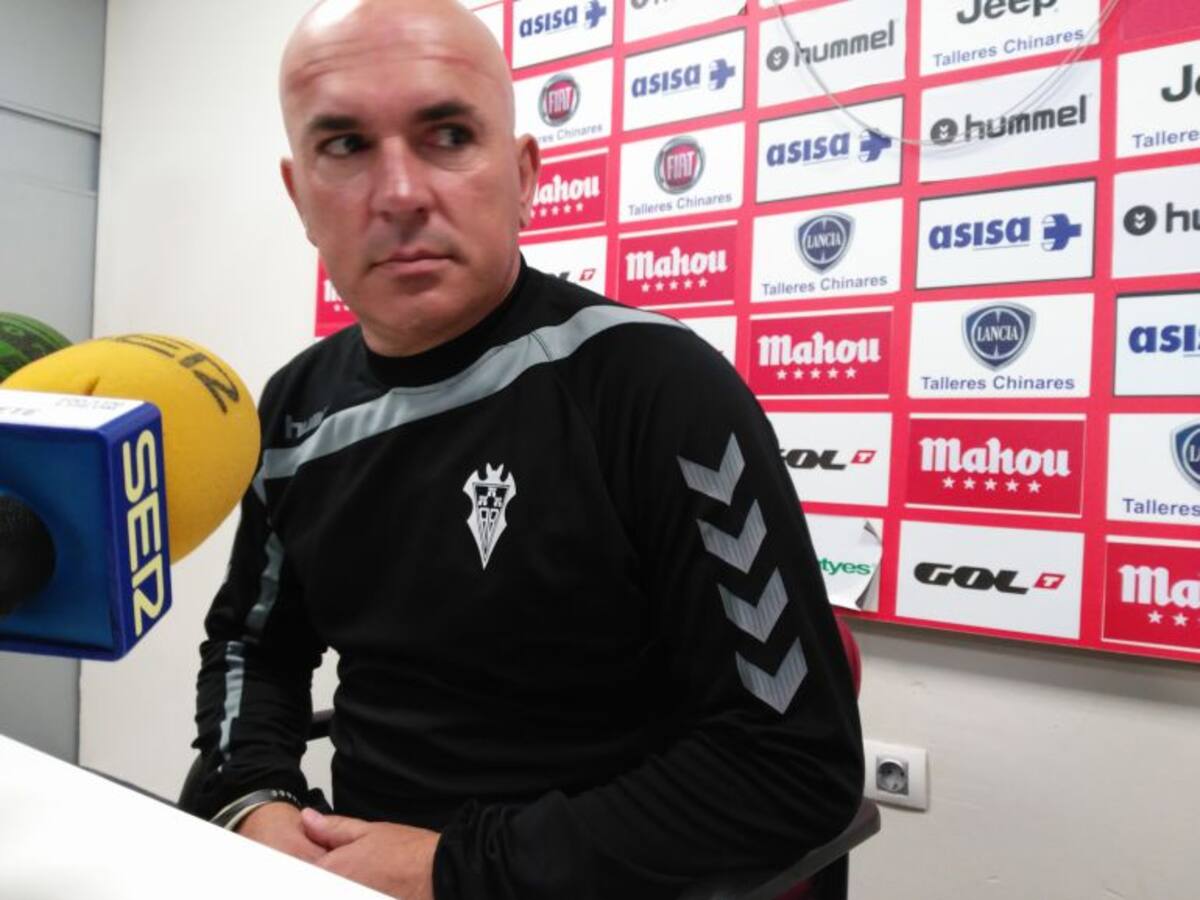 Luis César prepara novedades para recibir al Zaragoza