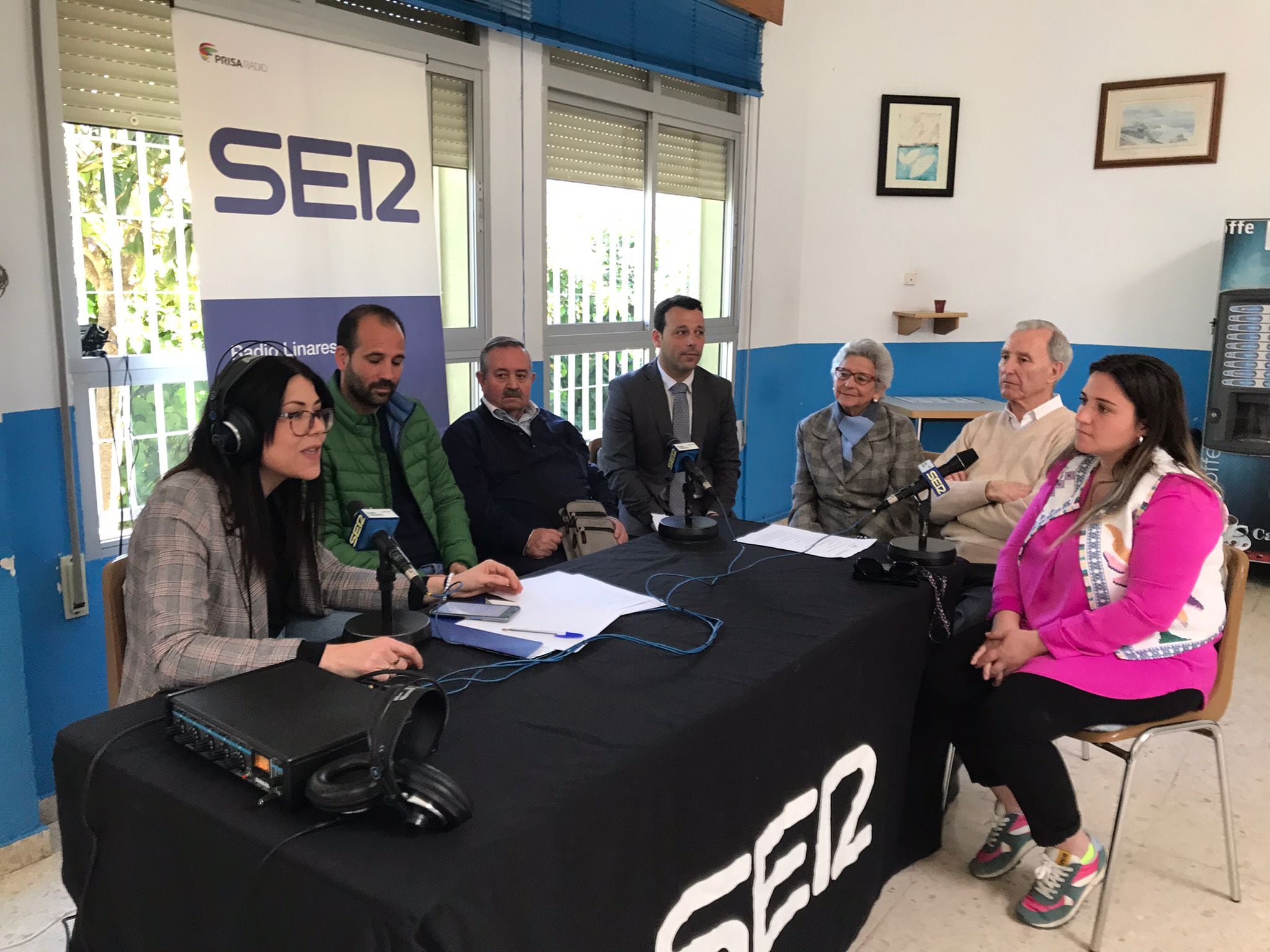 Momento del especial Hoy por Hoy Linares en el Centro social de Arrayanes