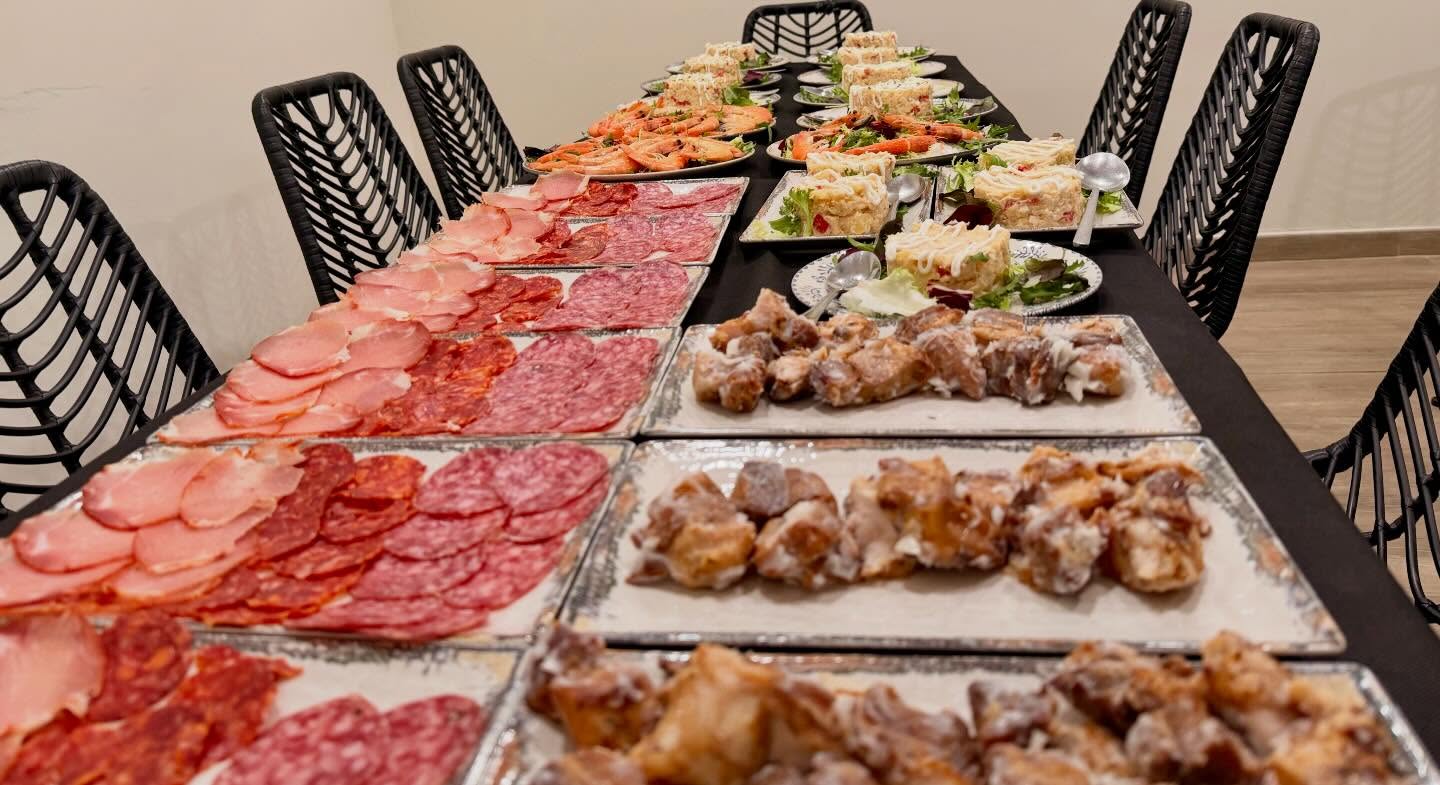 Platos variados en Q'Ros Bar