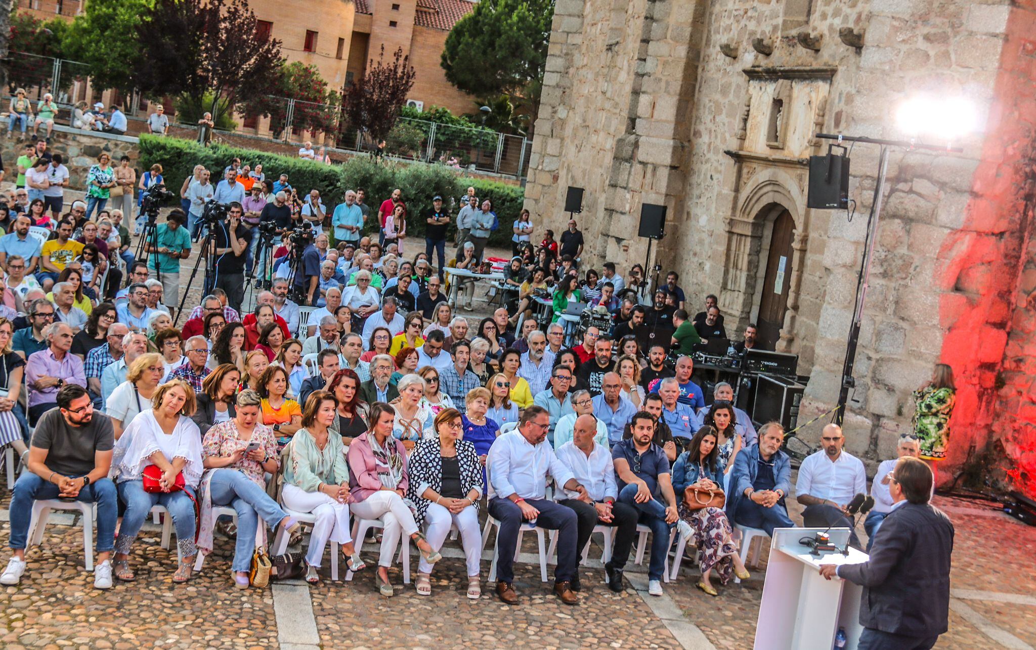 El candidato socialista a la reelección a la Junta de Extremadura, Guillermo Fernández Vara en un acto en Mérida.